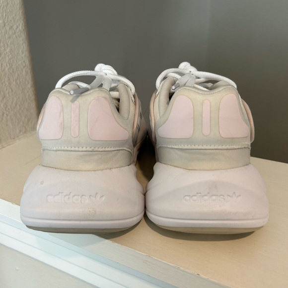 Adidas Originals Ozelia Low Top Athletic Running Shoes White GW1499 Youth 4.5 - Picture 8 of 9